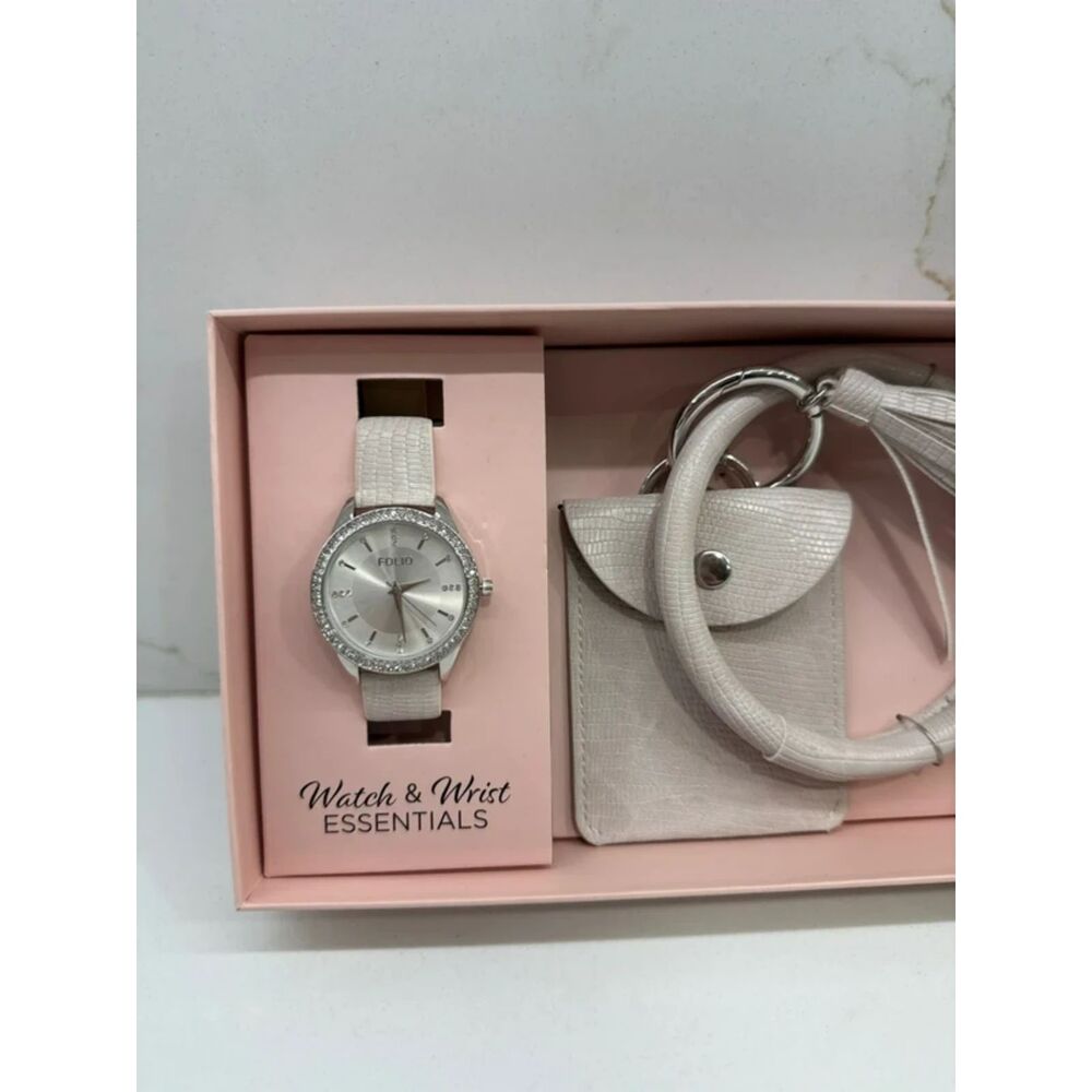 Title Folio Watch and Wrist Essentials Gift Set Light Pink NIB Untested